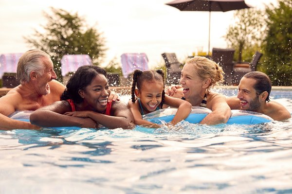 Consiels entretient piscine : astuces pour une eau toujours propre